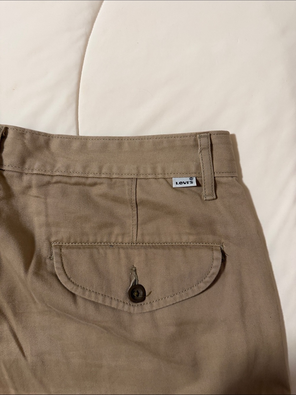 Levi's Men's Cargo Shorts in Khaki Brown - Picture 3 of 6